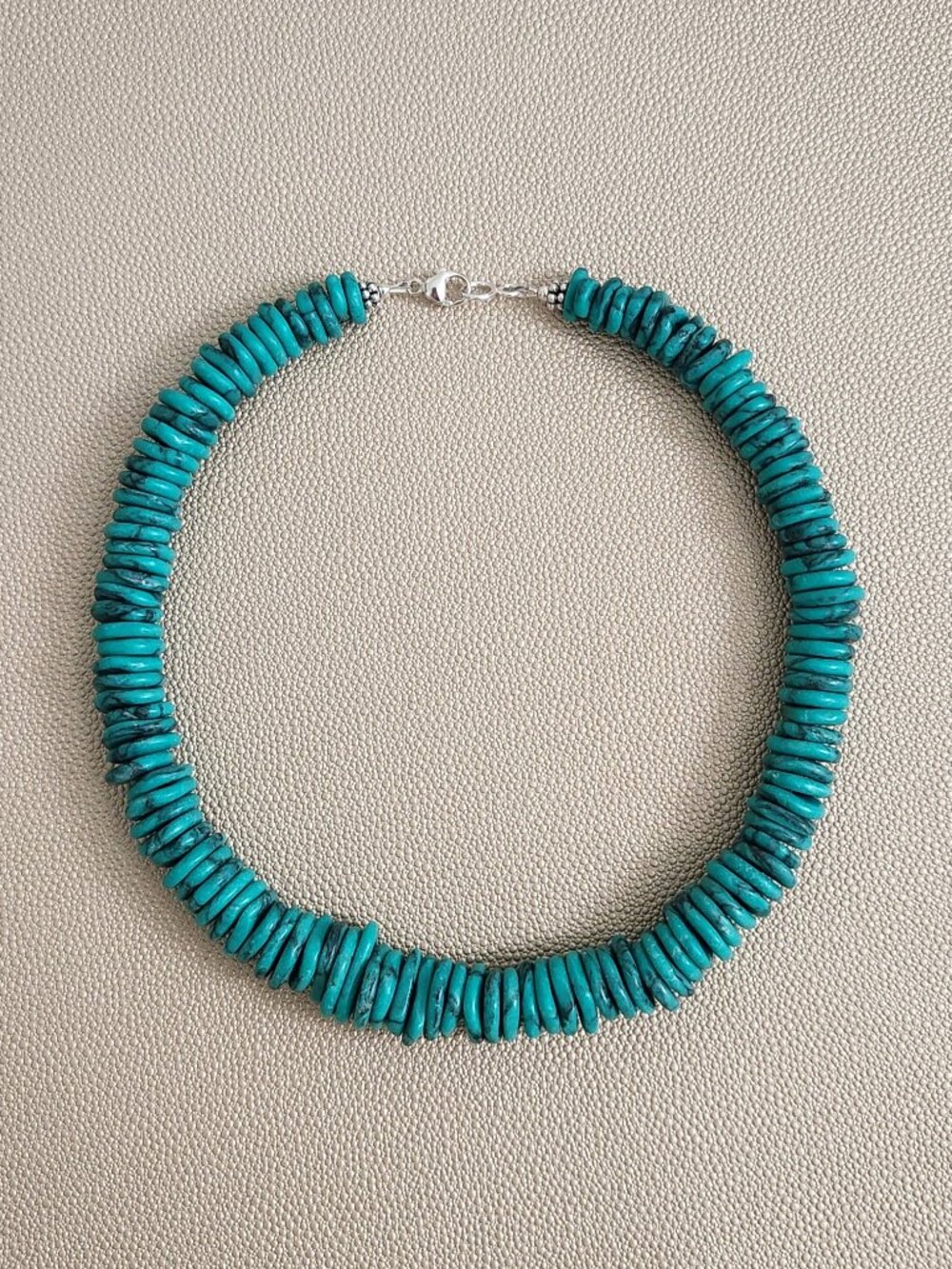 MAGNESITE TURQUOISE NECKLACE--17"